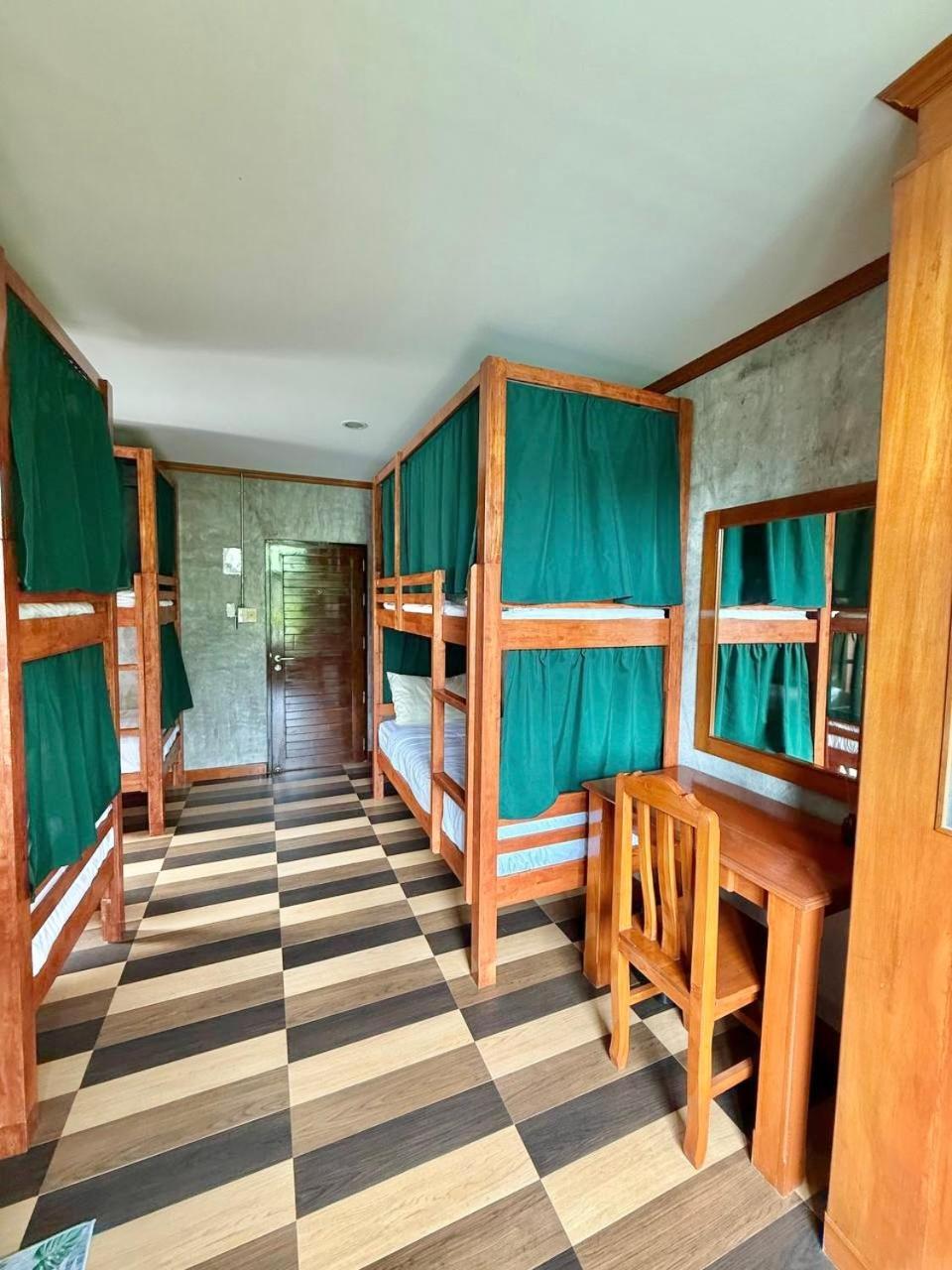 Propaganda Hostel Ko Pha Ngan Exterior photo
