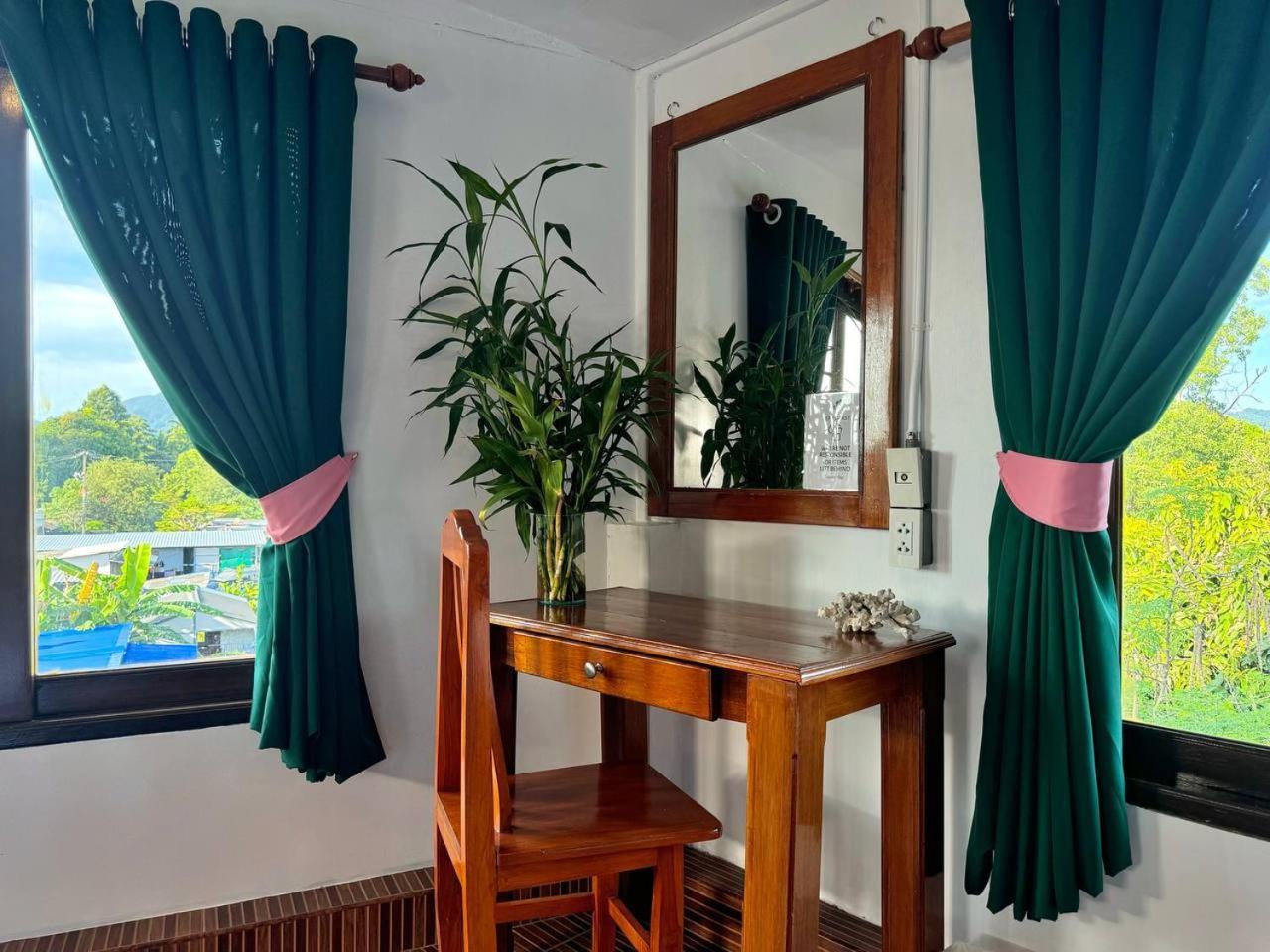 Propaganda Hostel Ko Pha Ngan Room photo